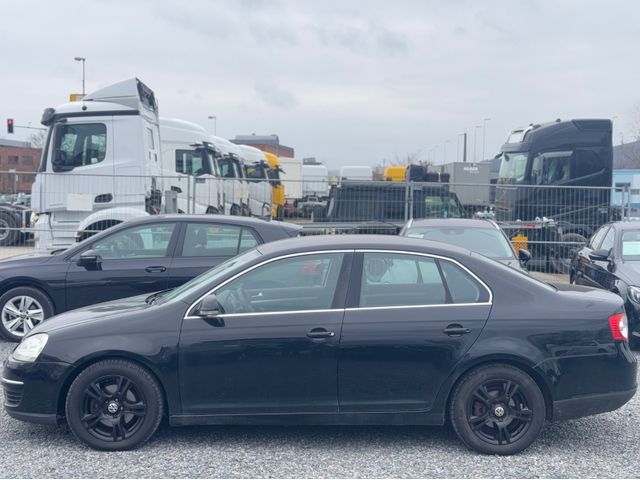 VW Jetta 2.0 V Comfortline Tüv 11.2025