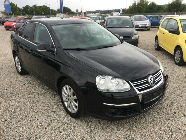 VW Jetta Comfortline,Navi,Sitzheiz.,Regensens. usw.Tüv Neu!