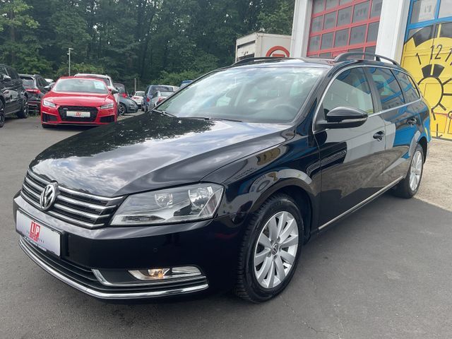 VW Passat 1.4 Comfortline Navi Tempomat PDC AHK