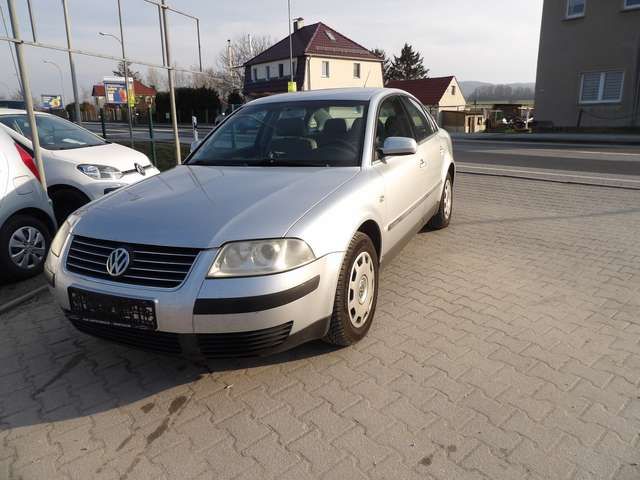 VW Passat Basis Klima CD Radio HU AU Neu