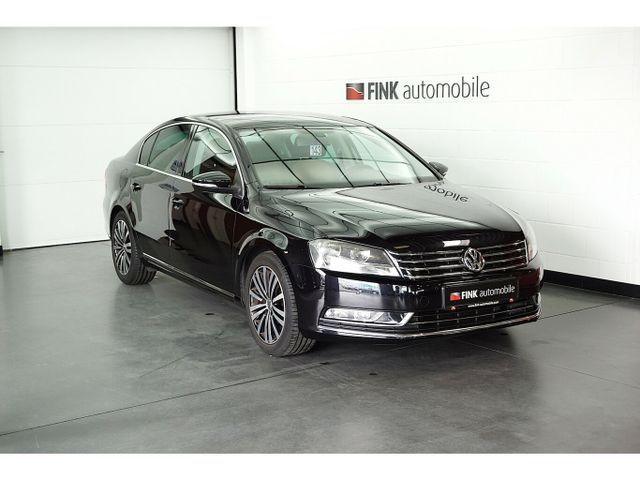 VW Passat Highline 1.8 DSG NAVI PDC LEDER