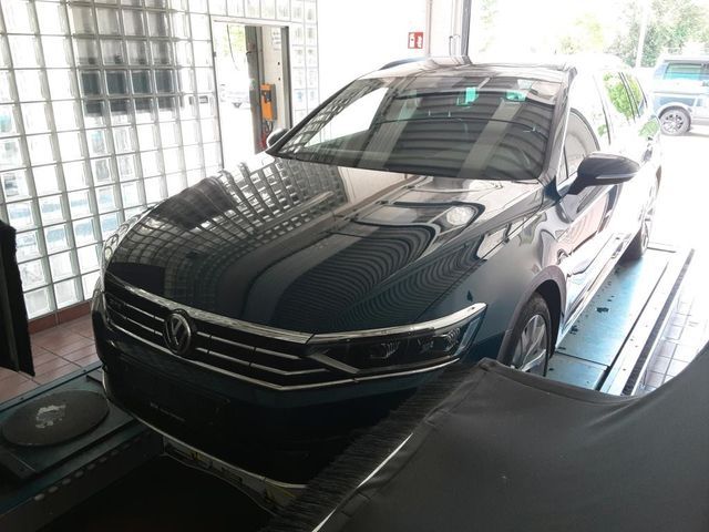 VW Passat Variant GTE*LEDER*DIGITAL*PANO*MATRIX*18*