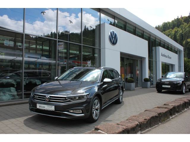 VW Passat Variant Alltrack 4Motion *Pano, AHK*