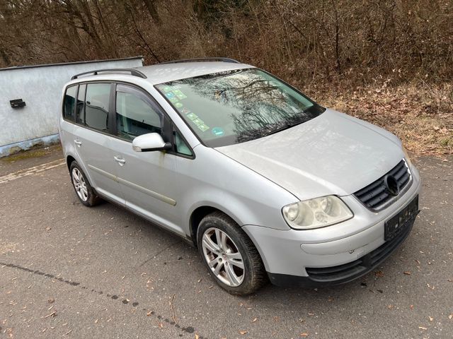 VW Touran Trendline*7 SITZER*NAVI*SITZ H.*Kamera*