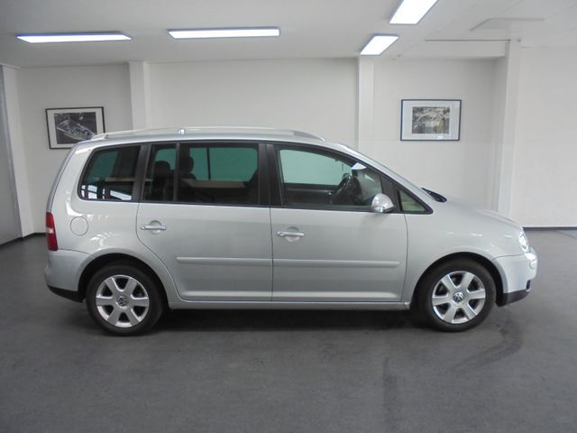 VW Touran 2.0 TDI Highline Automatik WR+SR PDC