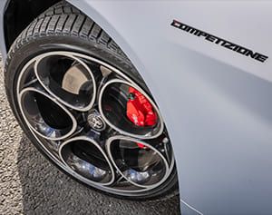 Sportliche Felgen und Reifen am Alfa Romeo Giulia